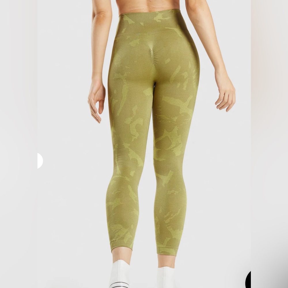 GymShark Seamless Camo Leggings size Small